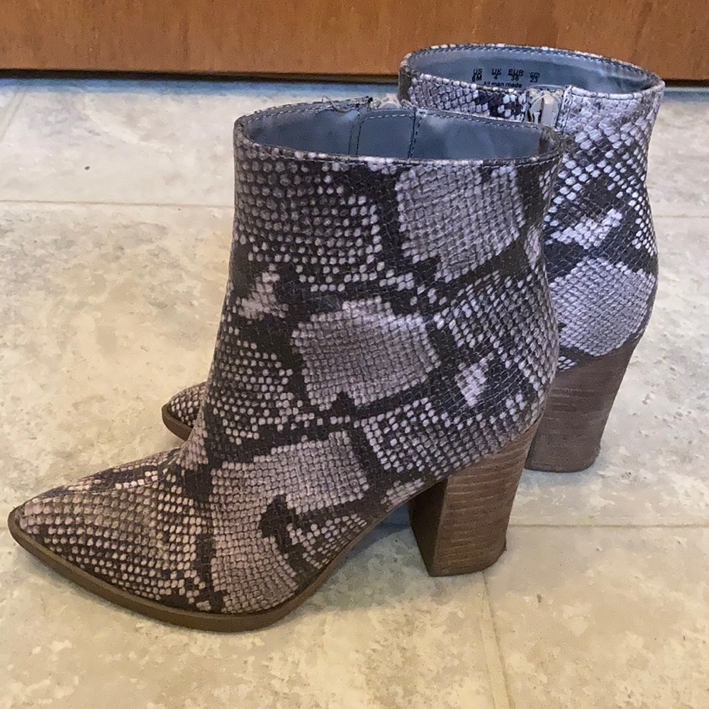 Carlos Santana Women’s Snakeskin Ankle Boots - 6M